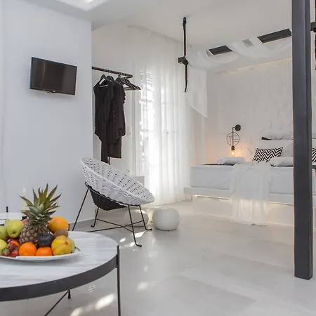 Studios Panos Aparthotel 2*
